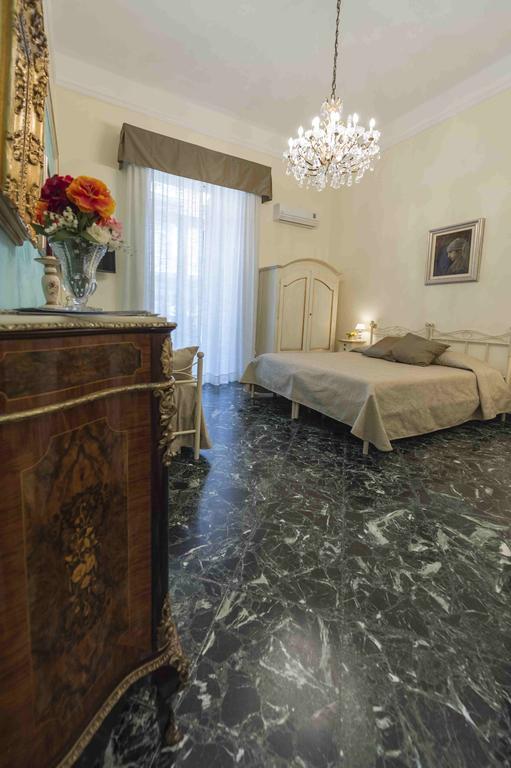 B&B Residenza Via Dei Mille Napoli Ngoại thất bức ảnh